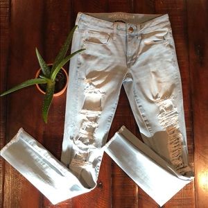 American eagle light washed distressed jeans
